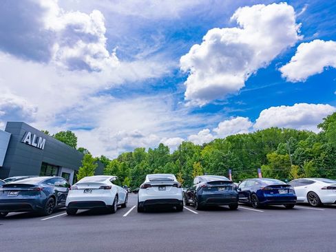 Used 2023 Jeep Wagoneer Series II image 75