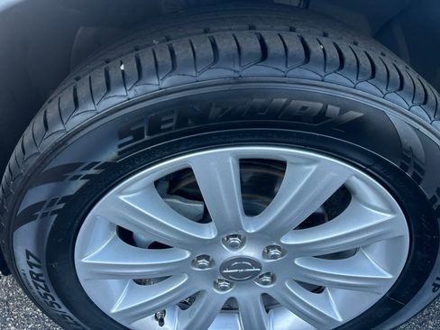 Used 2013 Chrysler 200 Touring image 9