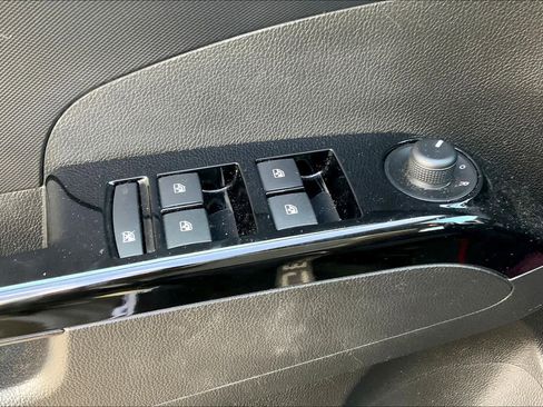 Used 2020 Chevrolet Sonic LT w/ RS Package FWD image 35