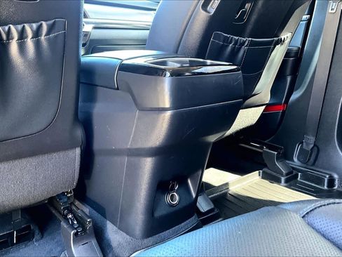 Used 2022 Kia Telluride EX w/ EX Premium Package AWD/4WD image 36