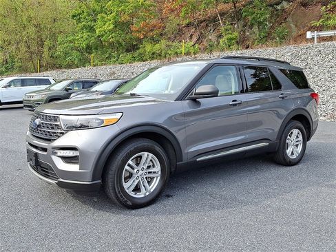 Used 2021 Ford Explorer XLT w/ Equipment Group 202A image 6