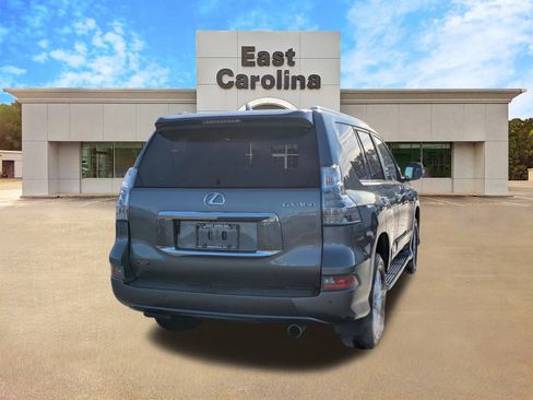 Used 2016 Lexus GX 460 image 3