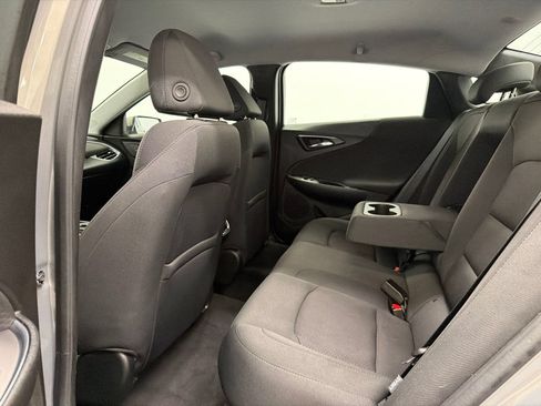 Used 2018 Chevrolet Malibu LT FWD image 12