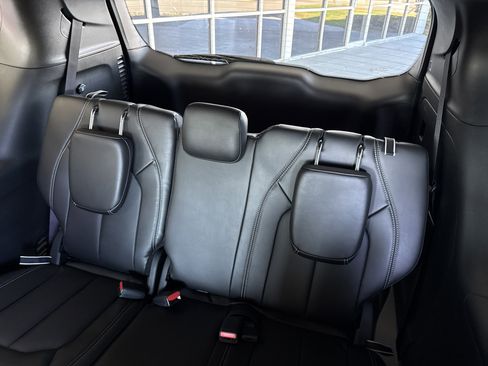 New 2026 Chrysler Pacifica Select w/ S Appearance Package image 30