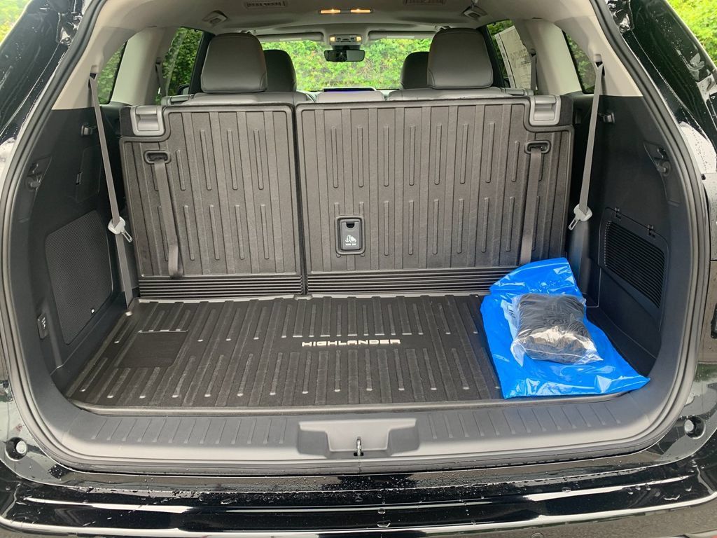 New 2026 Toyota Highlander Limited AWD/4WD image 18