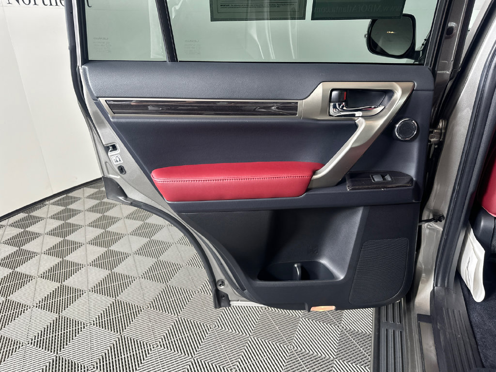 Used 2021 Lexus GX 460 Luxury w/ Accessory Package AWD/4WD image 21