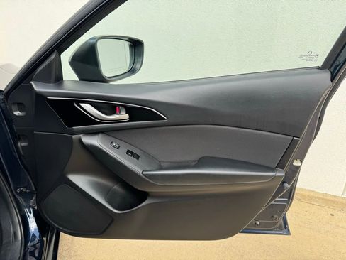 Used 2015 MAZDA MAZDA3 i Sport image 17