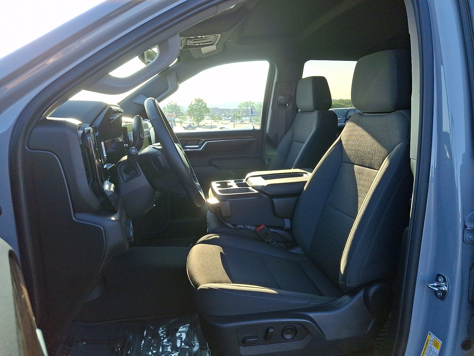 Used 2024 Chevrolet Silverado 1500 LT AWD/4WD image 12
