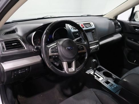 Used 2017 Subaru Outback 2.5i Premium image 16