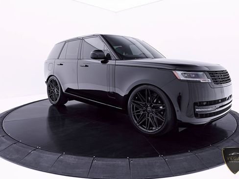 Used 2025 Land Rover Range Rover SE AWD/4WD image 15
