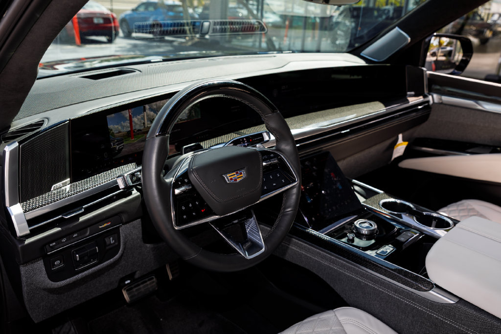 Used 2025 Cadillac Escalade ESV V AWD/4WD image 19