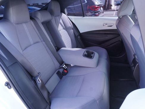 Used 2025 Toyota Corolla SE image 9