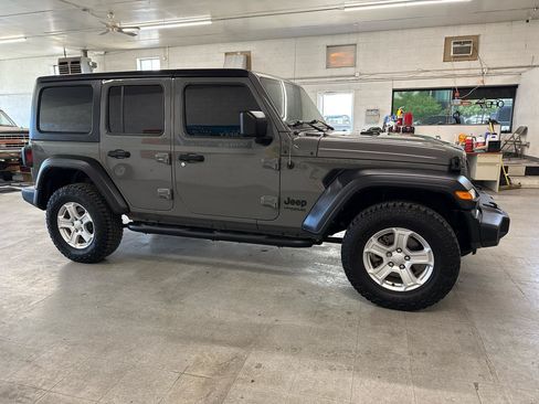 Used 2022 Jeep Wrangler Unlimited Sport AWD/4WD image 5