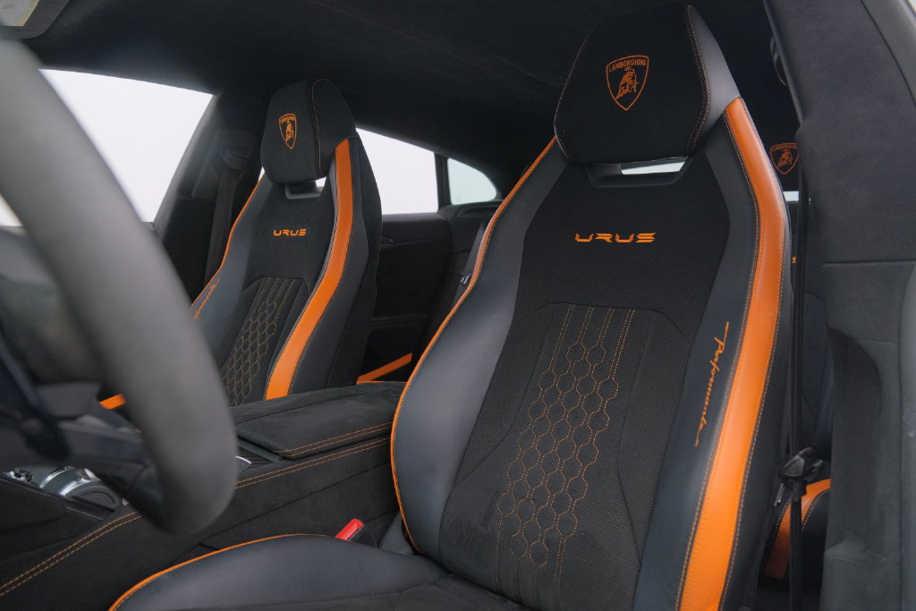 Used 2023 Lamborghini Urus Performante AWD/4WD image 10