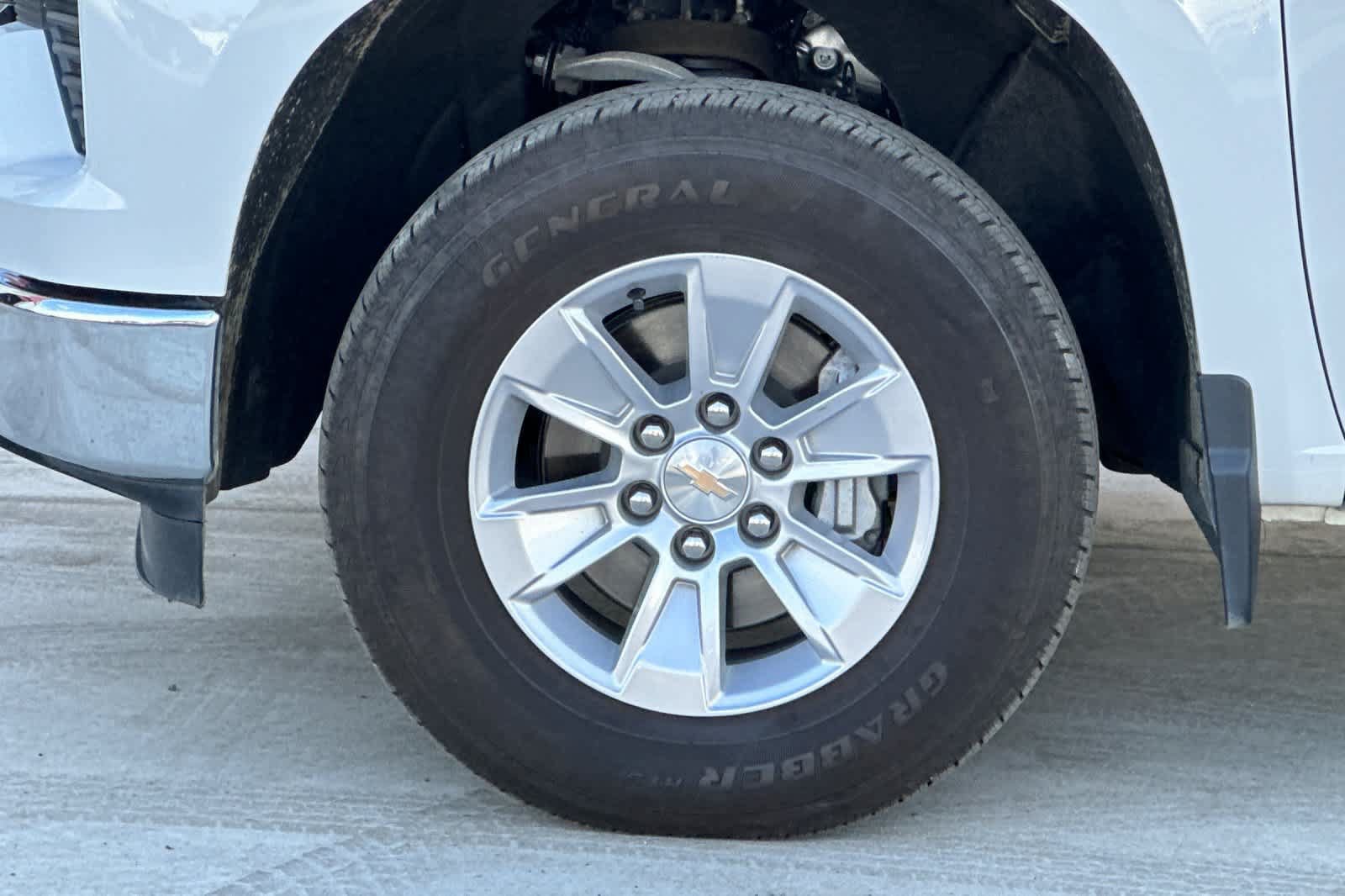 Used 2026 Chevrolet Silverado 1500 LT AWD/4WD image 12