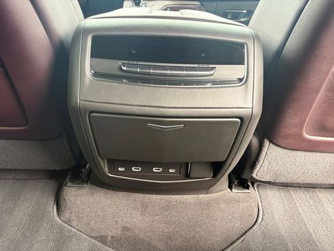 Certified 2024 Cadillac Escalade ESV Premium Luxury Platinum w/ Heavy-Duty Trailer Package AWD/4WD image 19