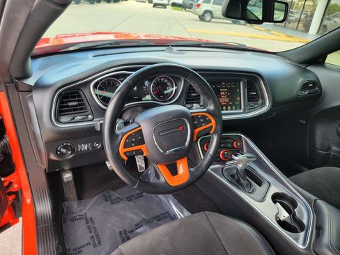Used 2016 Dodge Challenger R/T Scat Pack w/ Leather Interior Group RWD image 15