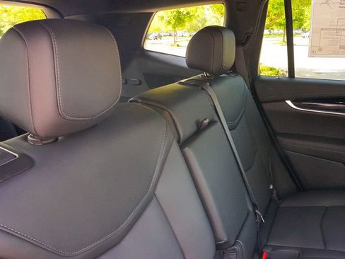 Used 2025 Cadillac XT6 Premium Luxury w/ Technology Package FWD image 14