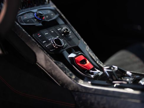 Used 2018 Lamborghini Huracan AWD/4WD image 35