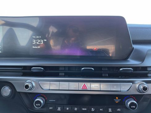 Certified 2025 Kia Telluride S image 10