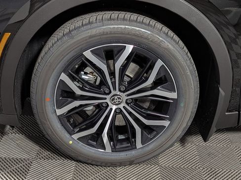 New 2026 Toyota Crown XLE image 28