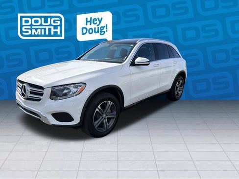 Used 2017 Mercedes-Benz GLC 300 4MATIC image 1