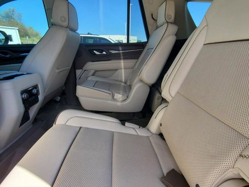 Used 2022 GMC Yukon Denali image 5