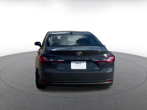 Used 2025 Toyota Camry LE image 10