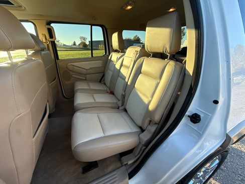 Used 2006 Ford Explorer Eddie Bauer image 13