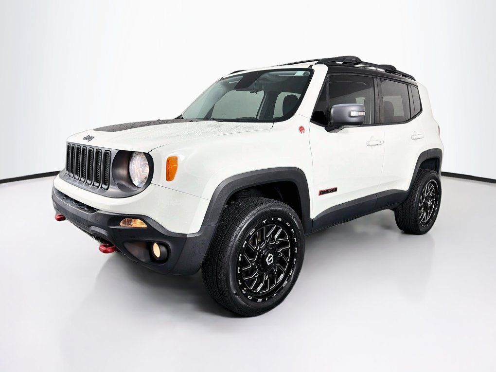 Used 2016 Jeep Renegade Trailhawk AWD/4WD image 3