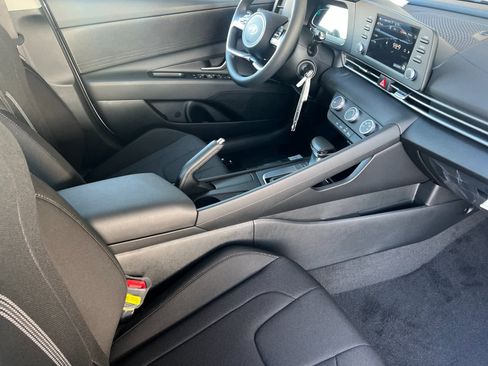 New 2026 Hyundai Elantra SE image 16