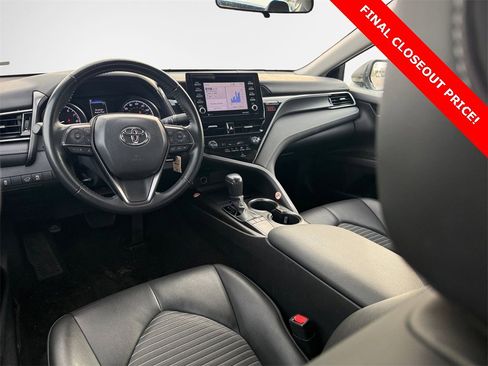 Used 2023 Toyota Camry SE image 19