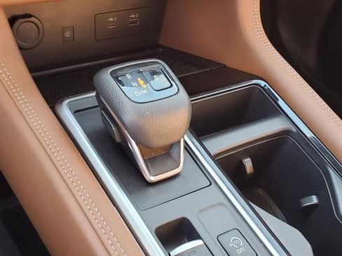 Used 2023 Nissan Pathfinder Platinum w/ Cargo Package image 34