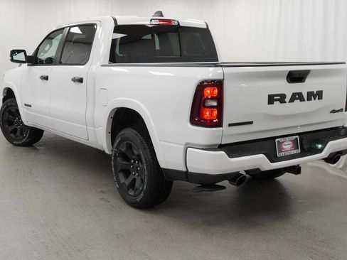 New 2026 RAM 1500 4x4 Crew Cab image 13