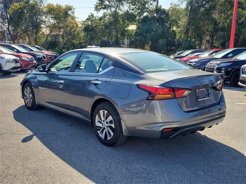 Used 2024 Nissan Altima 2.5 S image 4