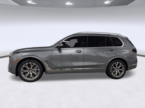 Used 2025 BMW X7 xDrive40i AWD/4WD image 2