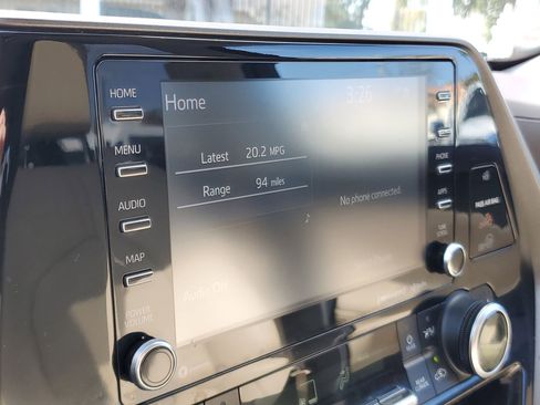 Used 2021 Toyota Highlander XLE image 28