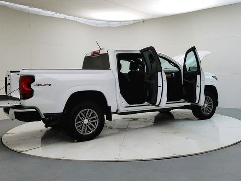 Used 2023 Chevrolet Colorado LT image 12