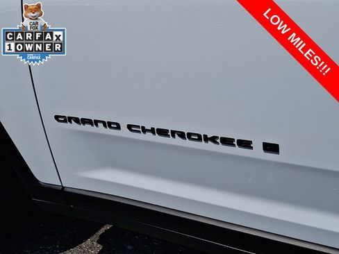 Used 2026 Jeep Grand Cherokee Altitude AWD/4WD image 32