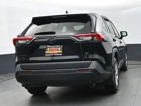 Used 2023 Toyota RAV4 LE AWD/4WD image 8