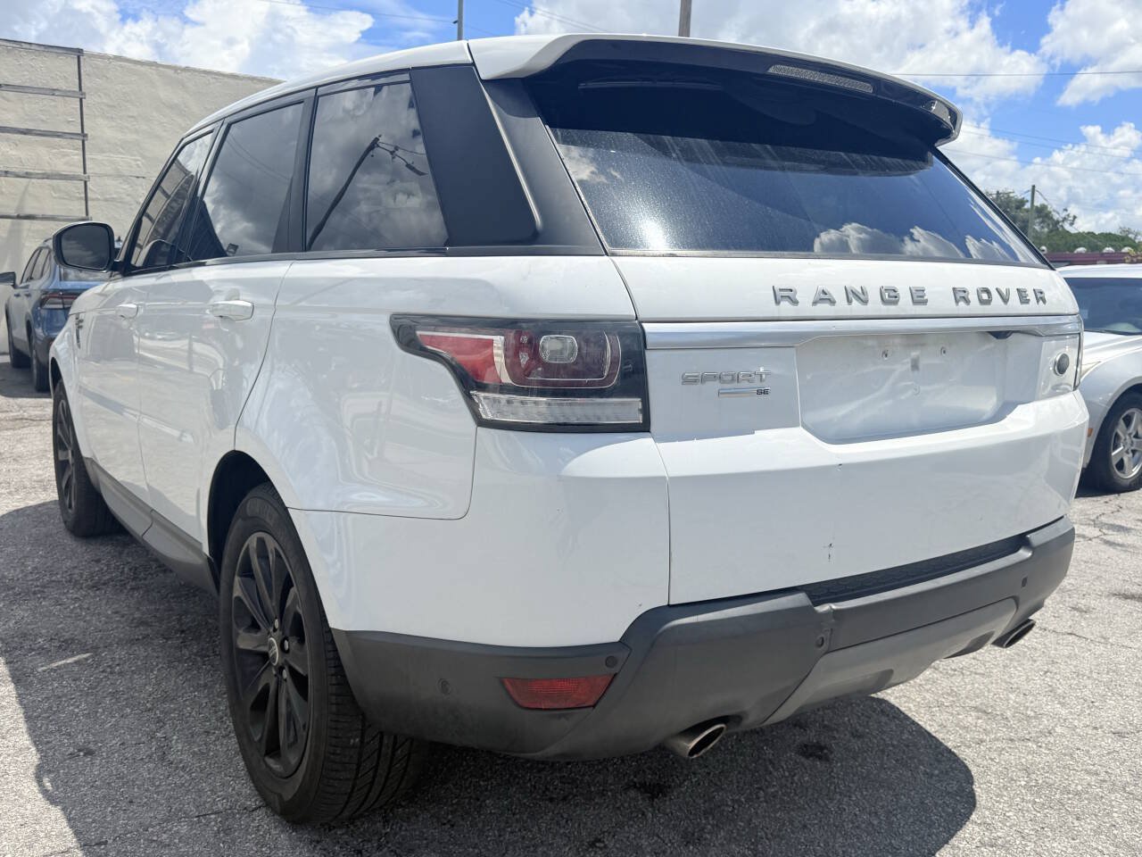 Used 2015 Land Rover Range Rover Sport SE AWD/4WD image 6