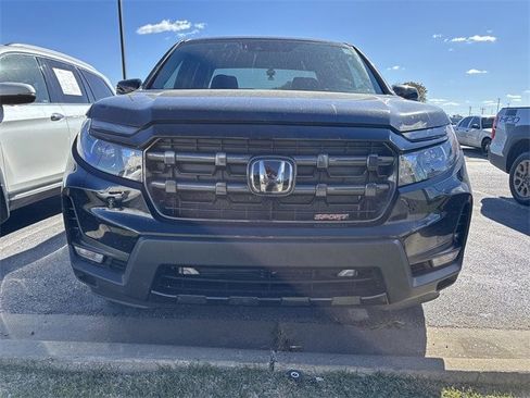 Used 2025 Honda Ridgeline Sport image 5
