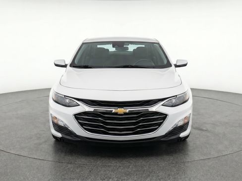 Used 2024 Chevrolet Malibu LT FWD image 2