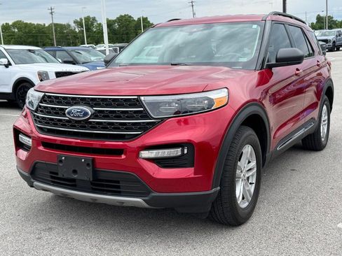 Used 2022 Ford Explorer XLT w/ Equipment Group 202A AWD/4WD image 8