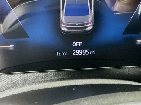 Used 2023 BMW 760i xDrive w/ Luxury Rear Seating Package image 12