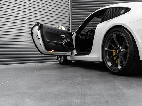 Certified 2018 Porsche 911 GT3 image 14