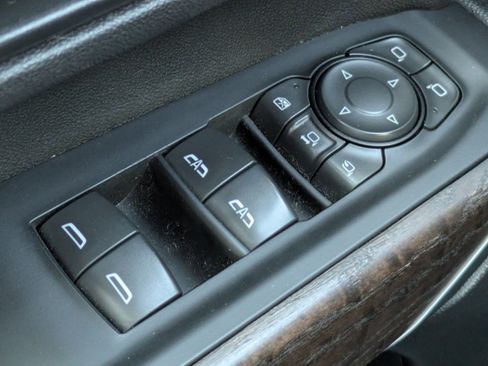 Certified 2022 GMC Sierra 2500 Denali w/ Denali Black Diamond Edition image 25