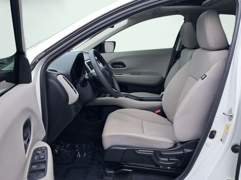 Used 2017 Honda HR-V EX image 10