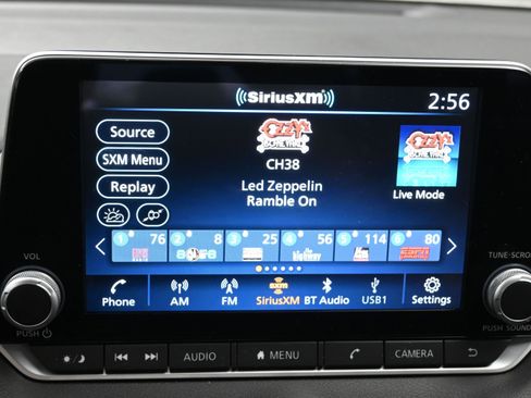 Certified 2025 Nissan Sentra SR w/ Midnight Edition image 16