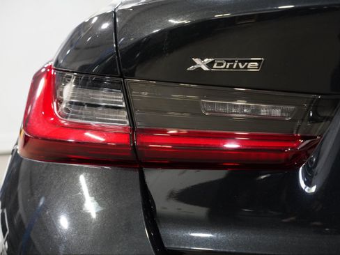 Used 2023 BMW 330i xDrive Sedan w/ Premium Package AWD/4WD image 12